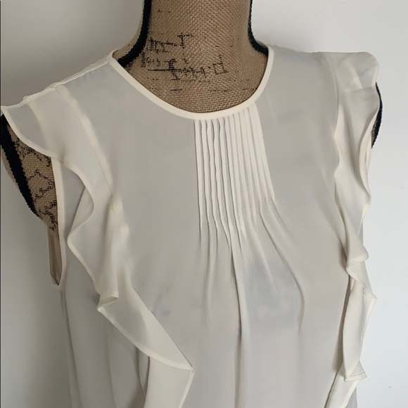 Banana republic slightly sheer ruffle top NWT - Picture 2 of 7